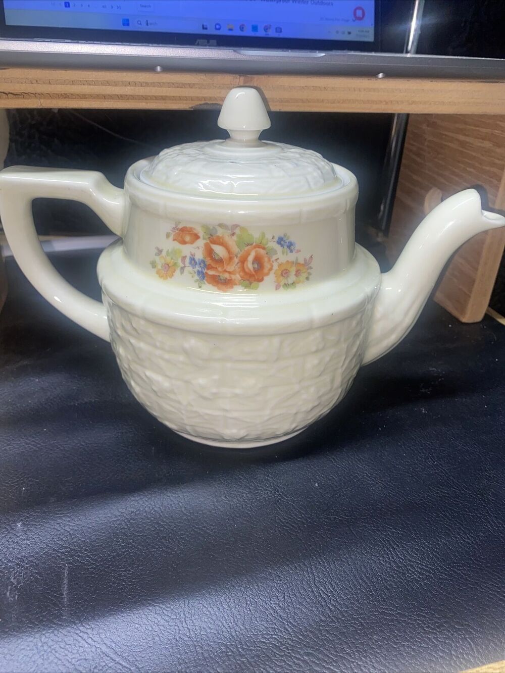 Vintage Cream DRIP-O-LATER, COFFEE/TEAPOT, Wicker And Floral PATTERN